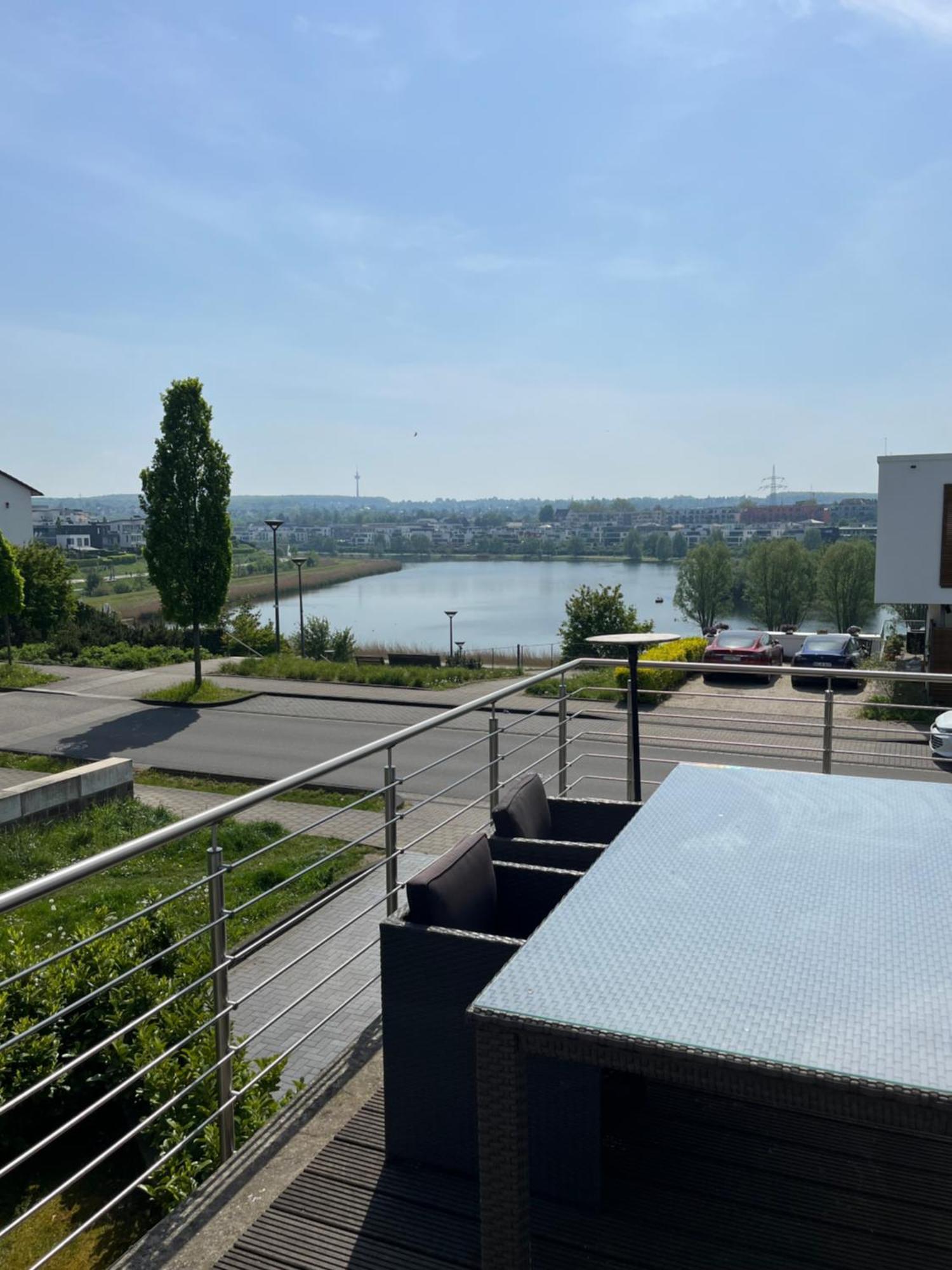 Haus Mit Panoramablick Auf Den Phoenixsee Dortmund Bagian luar foto